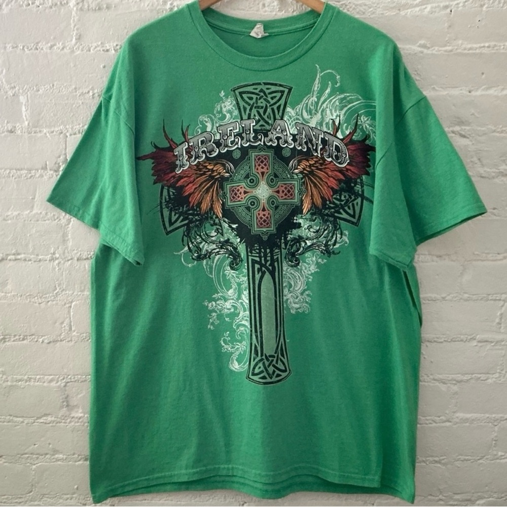 Vintage 90s Graphic T-Shirt Green Celtic Cross Short Sleeve Cotton Crewneck XL